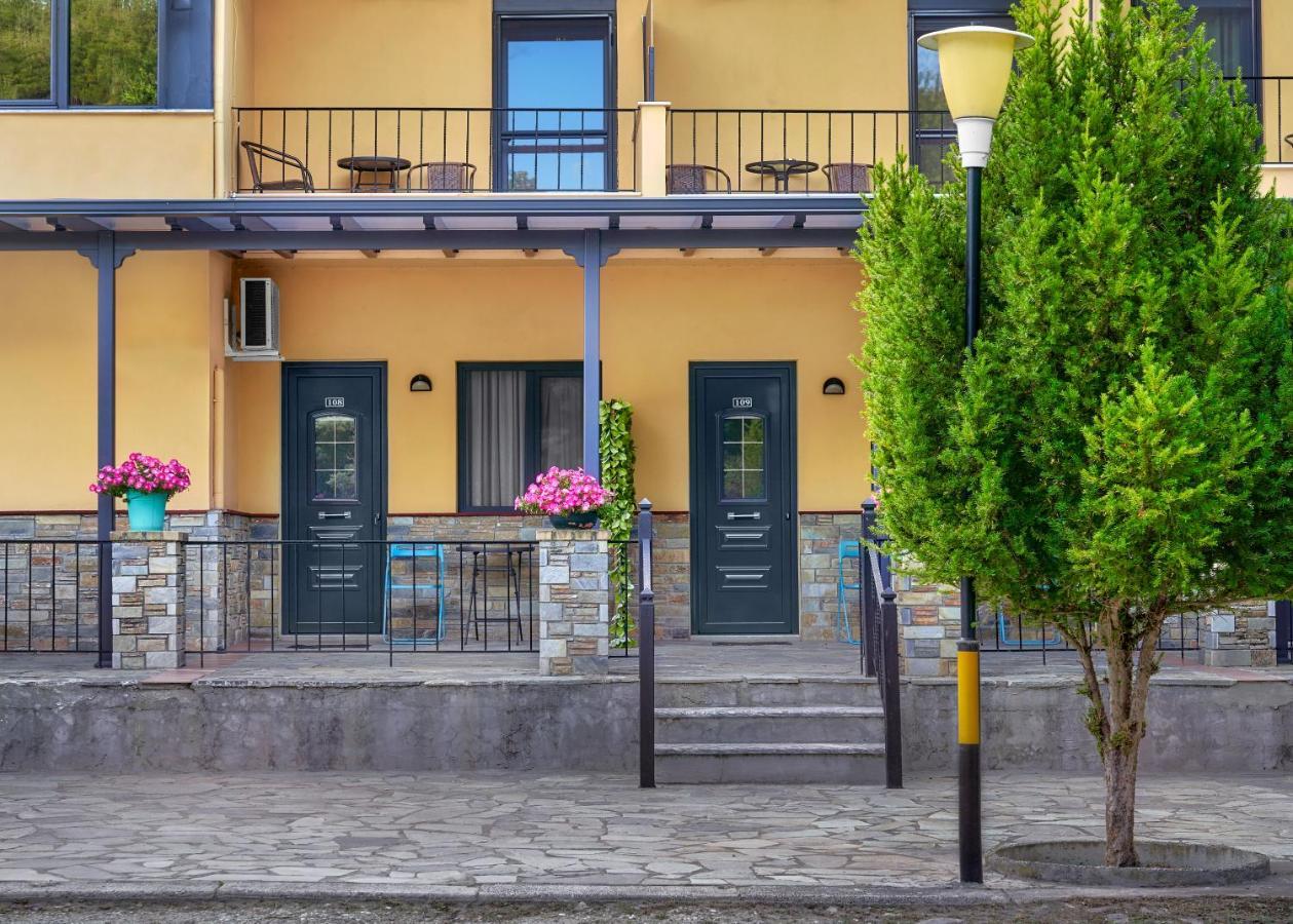 River Side Rooms Elassona Exterior photo