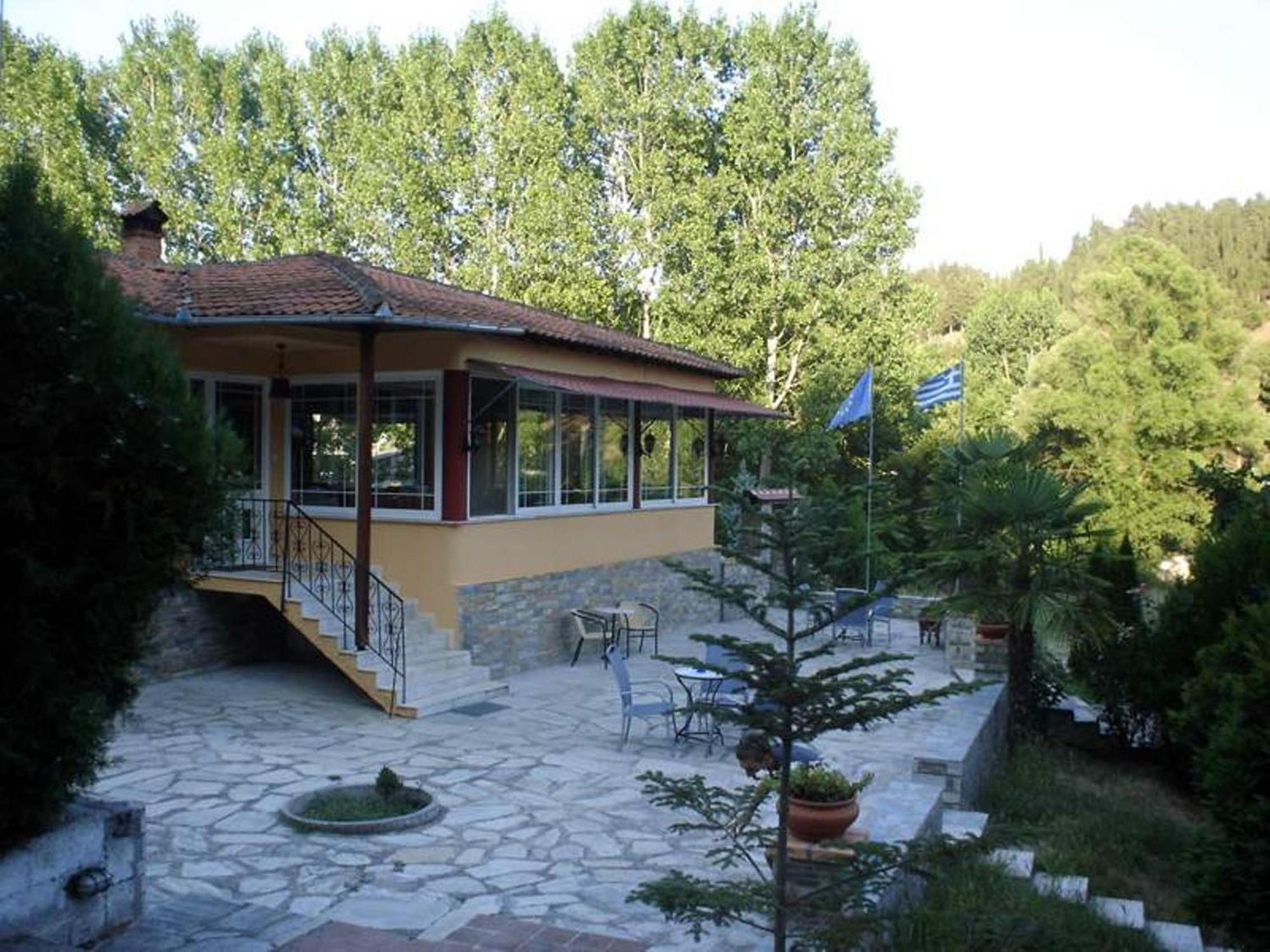 River Side Rooms Elassona Exterior photo